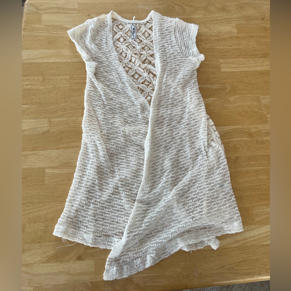 Floral lace knit